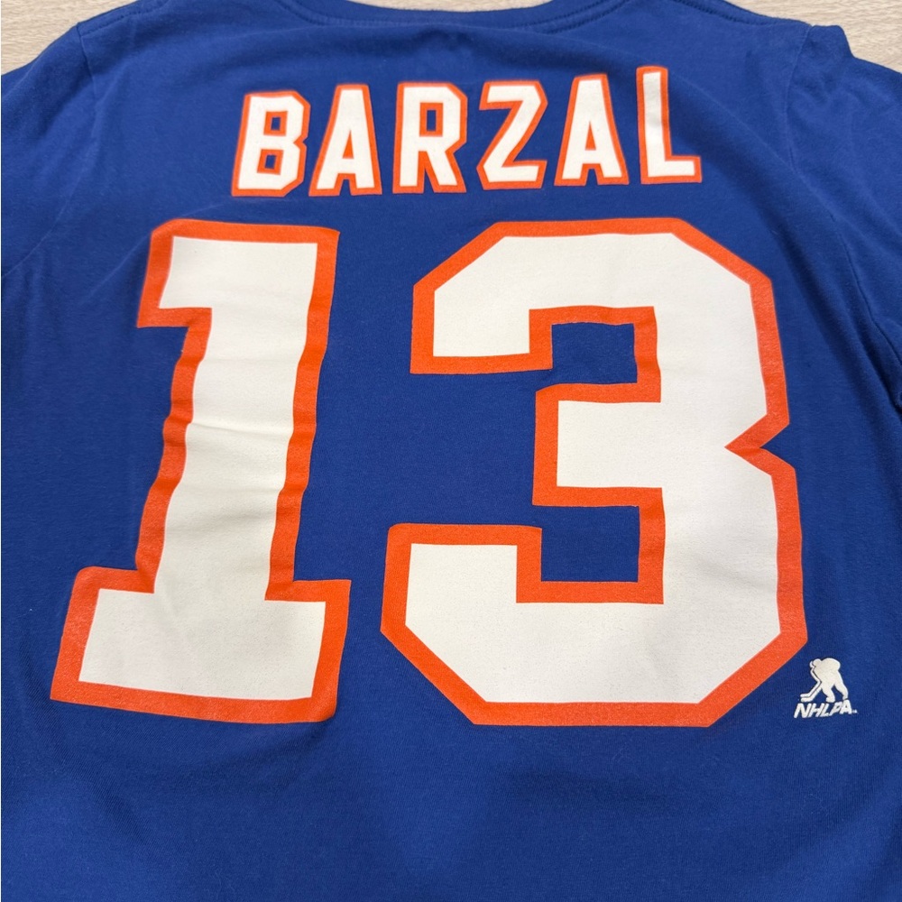 NY Islanders Barzal #13 T-shirt, Kids Size Medium (10/12) - Picture 3 of 5